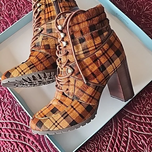 Booties - Picture 4 of 9